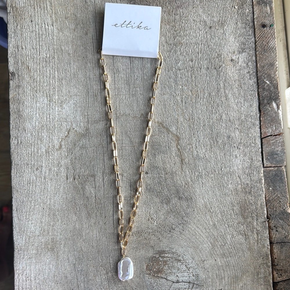 NWT Ettika Imitation Pearl Pendant Necklace